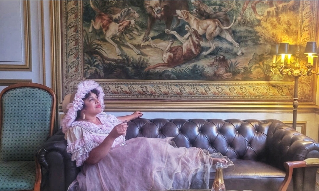 This image has an empty alt attribute; its file name is 1000180074.jpg